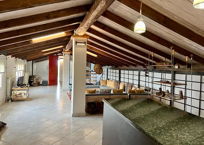 ξύλο μεταλο γυαλί Apartmán *