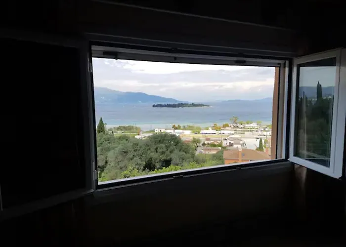 Apartment ξύλο μεταλο γυαλί