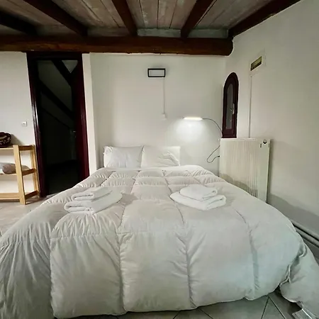 Apartment ξύλο μεταλο γυαλί