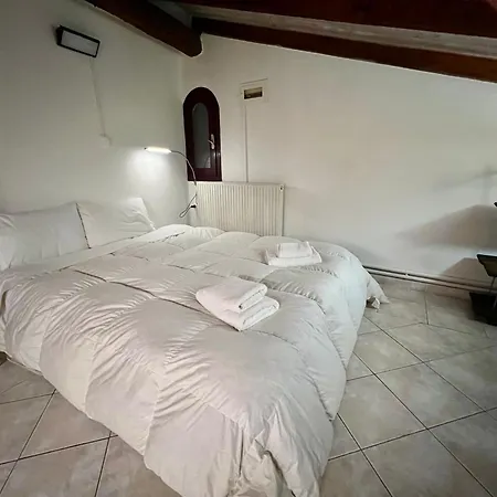 Apartment ξύλο μεταλο γυαλί *