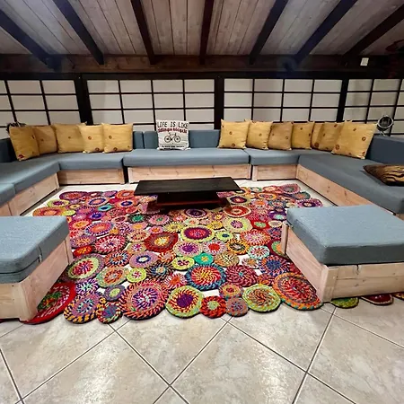 ξύλο μεταλο γυαλί Apartment Alykes Potamou